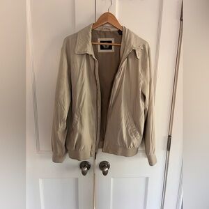 Men’s Medium Beige Dockers Micro Twill Golf Bomber Jacket